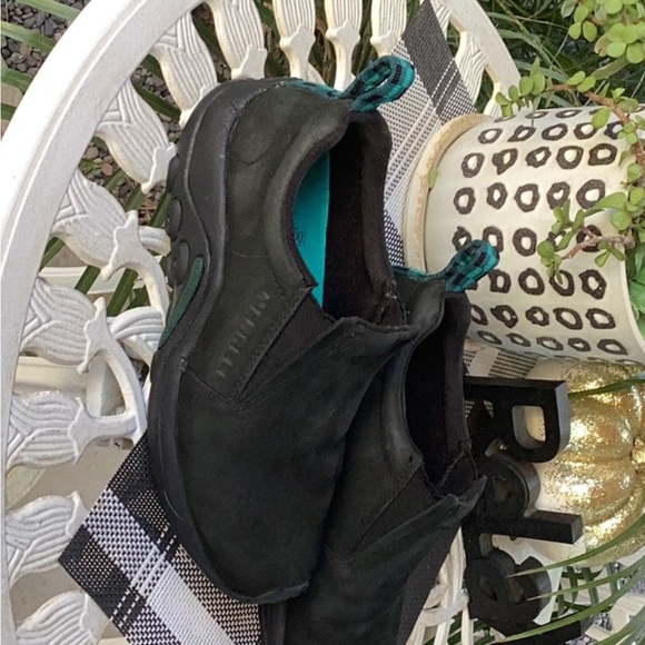 merrell water resistant shoes